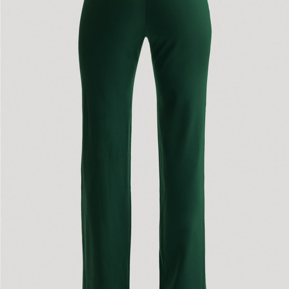 Meshing elegant Green Women's Suit Set - Picture 4 of 9
